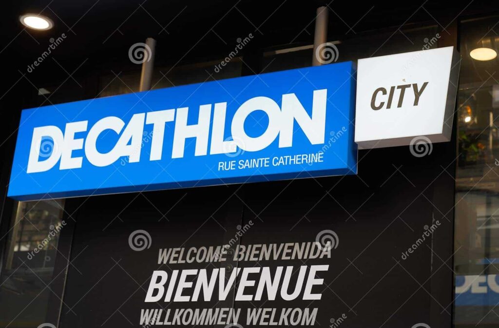 bordeaux-aquitaine-france-decathlon-city-sign-store-logo-shop-building-center-town-162565811